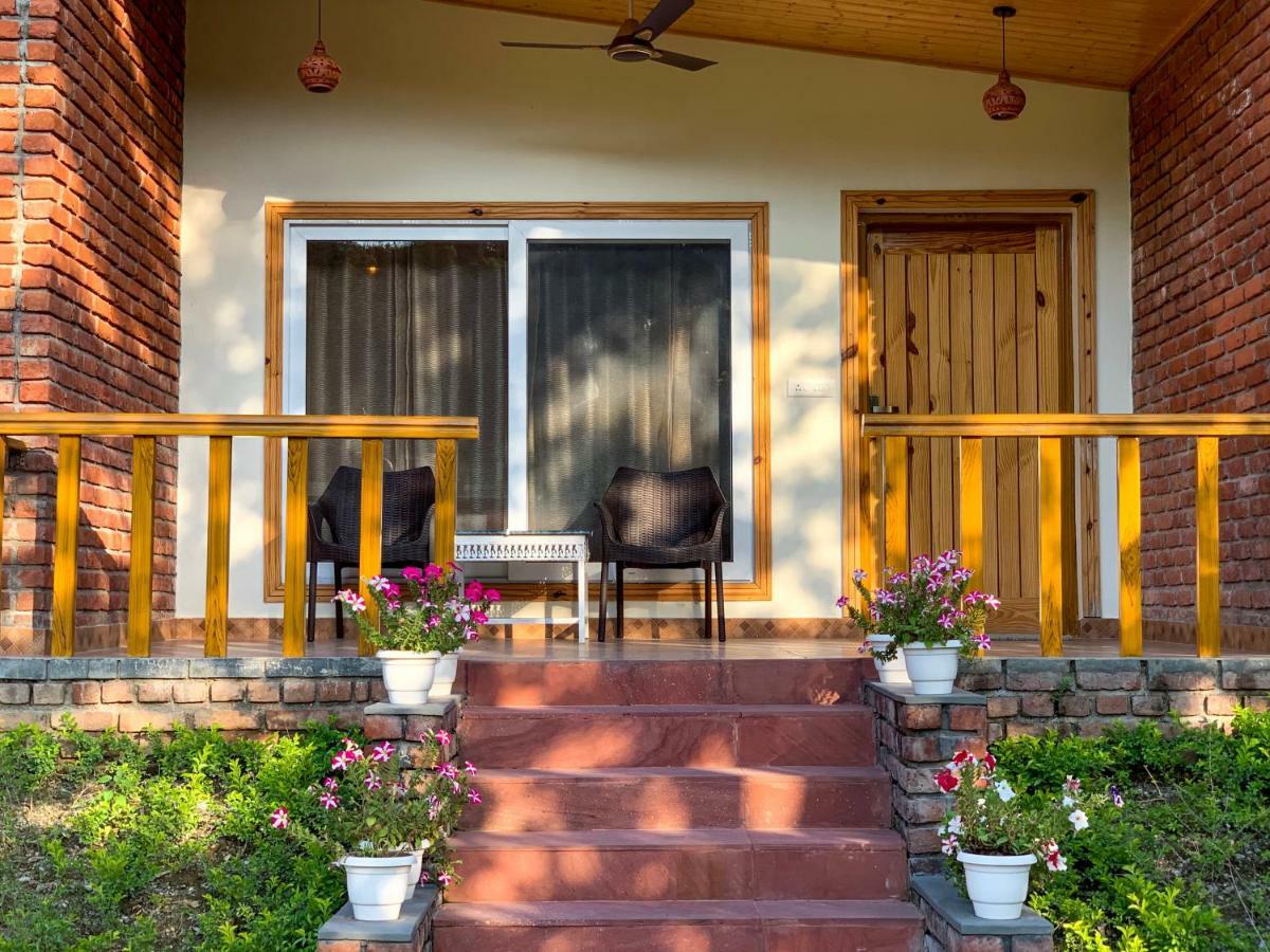 The River S Edge Farm Hotel เดห์ราดุน ภายนอก รูปภาพ